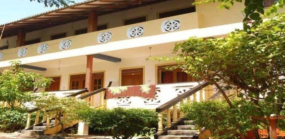 Dinu'S Resort Talaramba Exterior foto